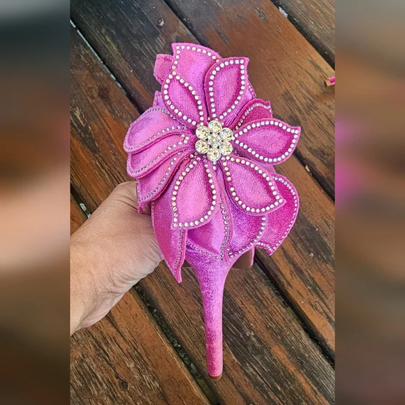 NWT Gianni Bini Pink Platform Heels with Bow Detail  Karmello Velvet Size 6 - Picture 3 of 7